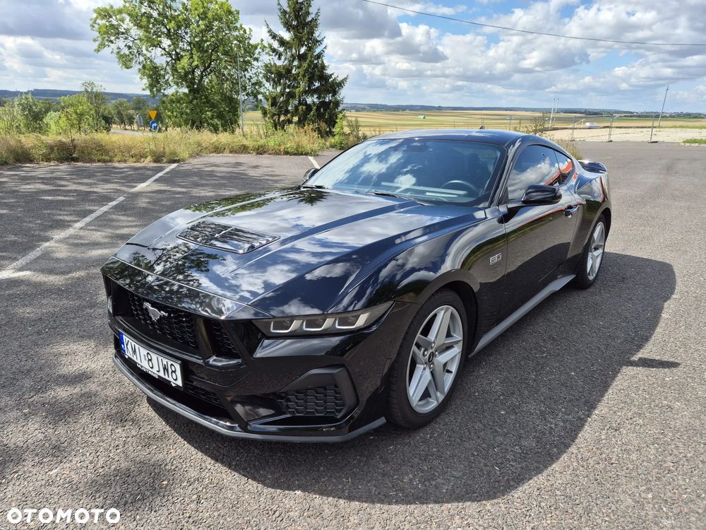 Ford Mustang - 1