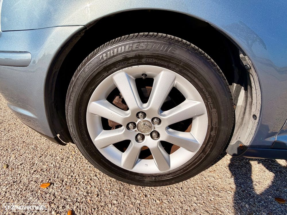 Toyota Avensis S/D 1.6 Sol EC - 8