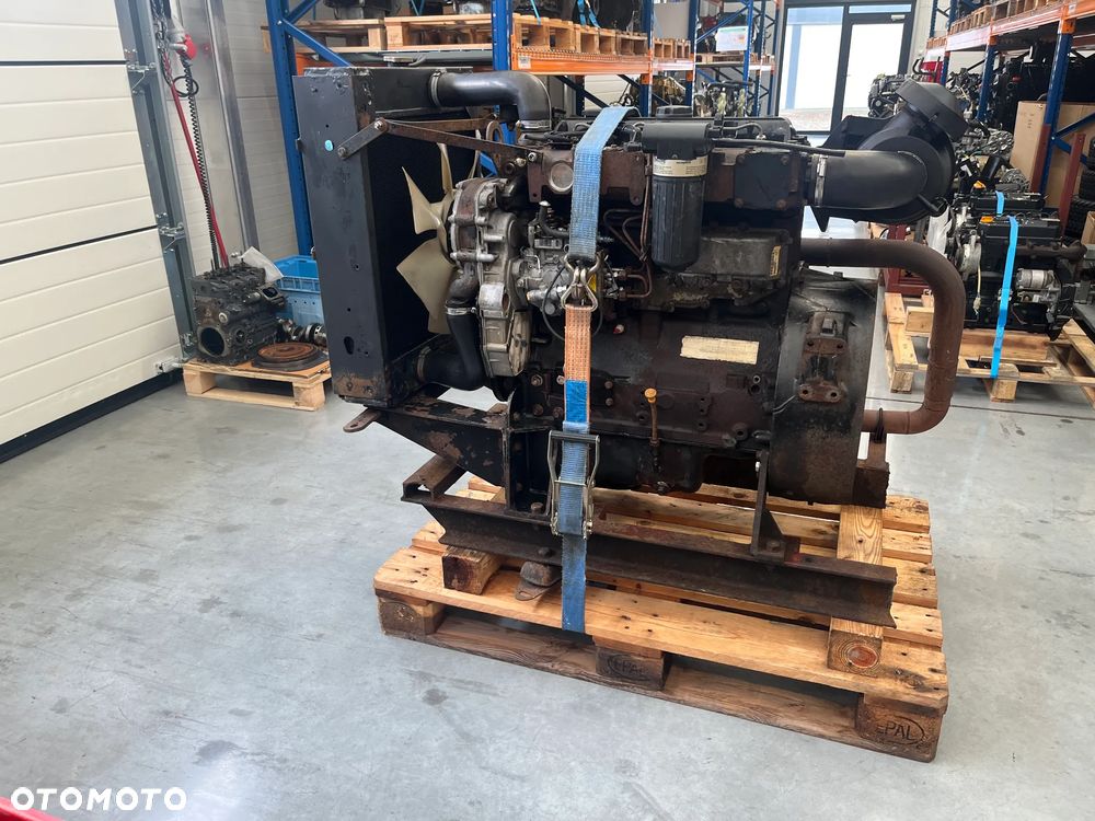 silnik Perkins 1104C 44  RE51465 cat c4.4 25000 zł netto - 6