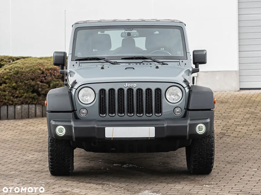 Jeep Wrangler - 4