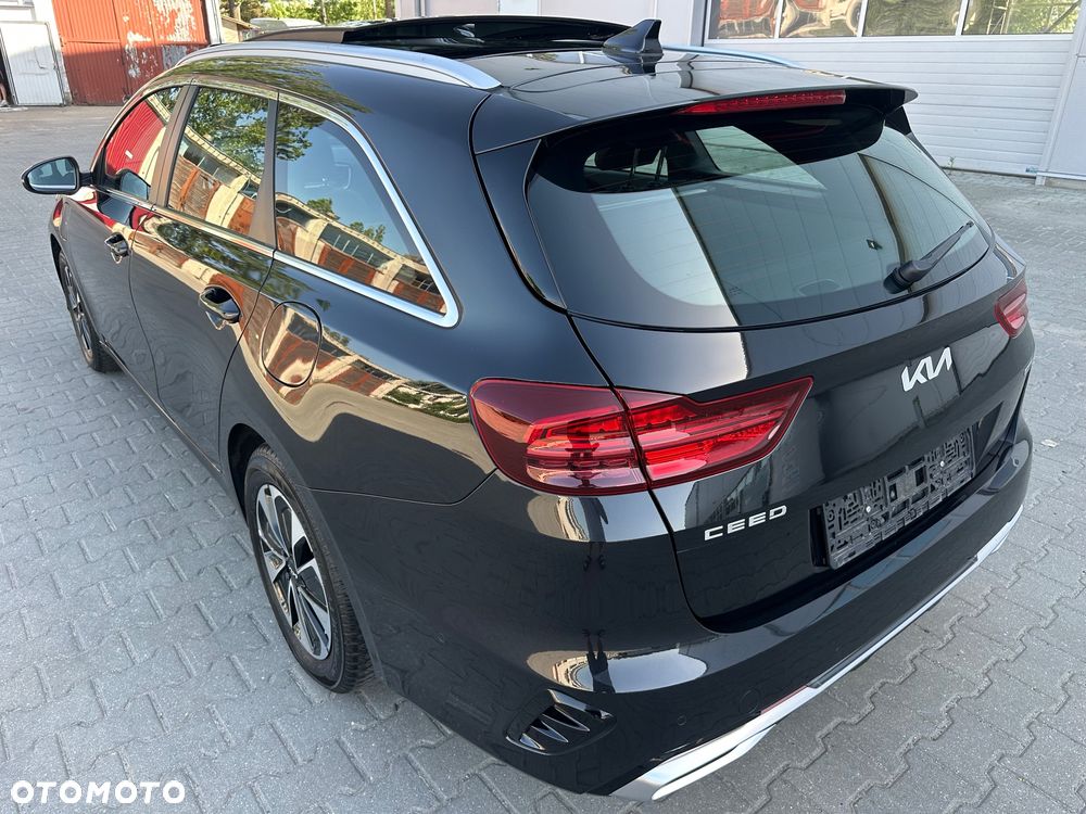 Kia Ceed - 10