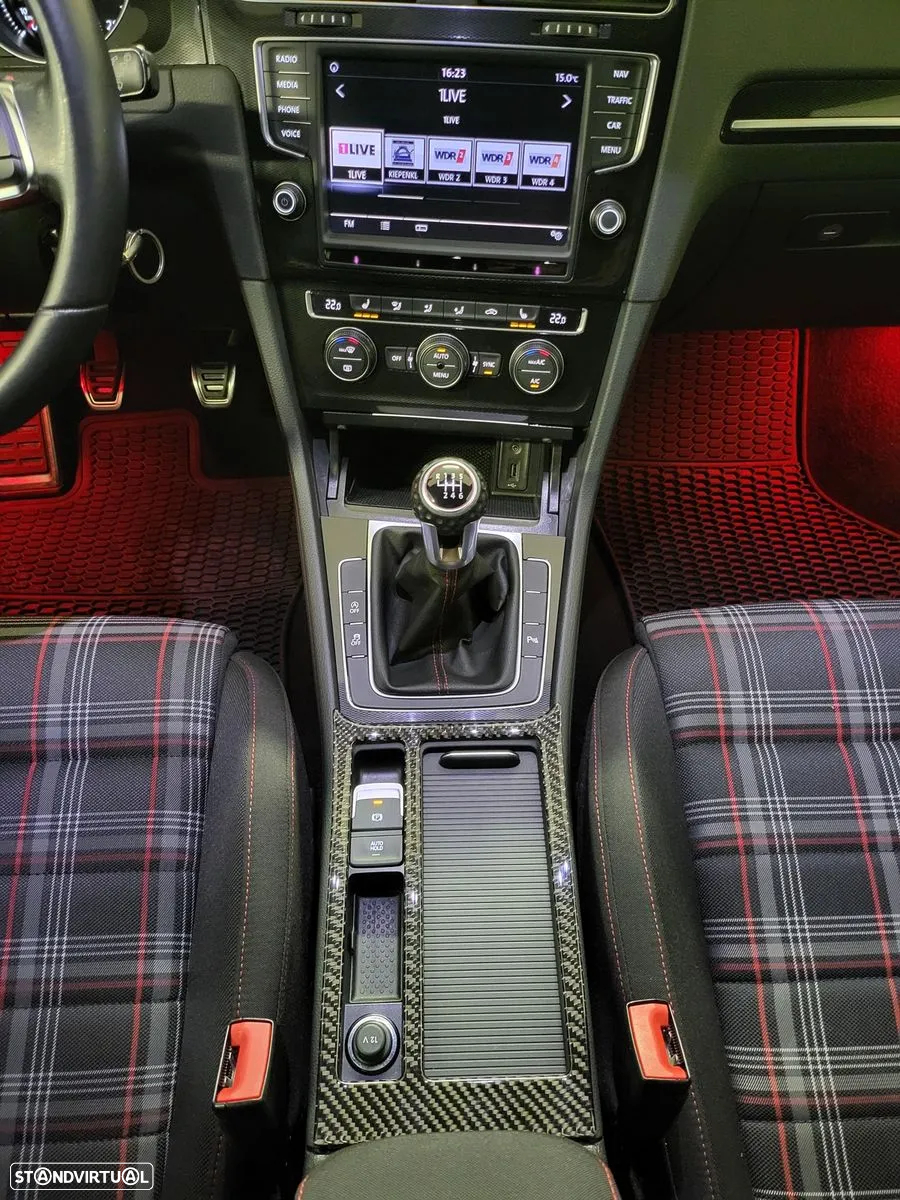 VW Golf 2.0 TSi GTi Performance - 23