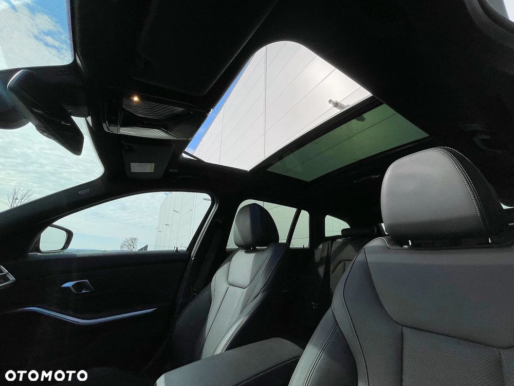 BMW Seria 3 320d xDrive MHEV M Sport sport - 28