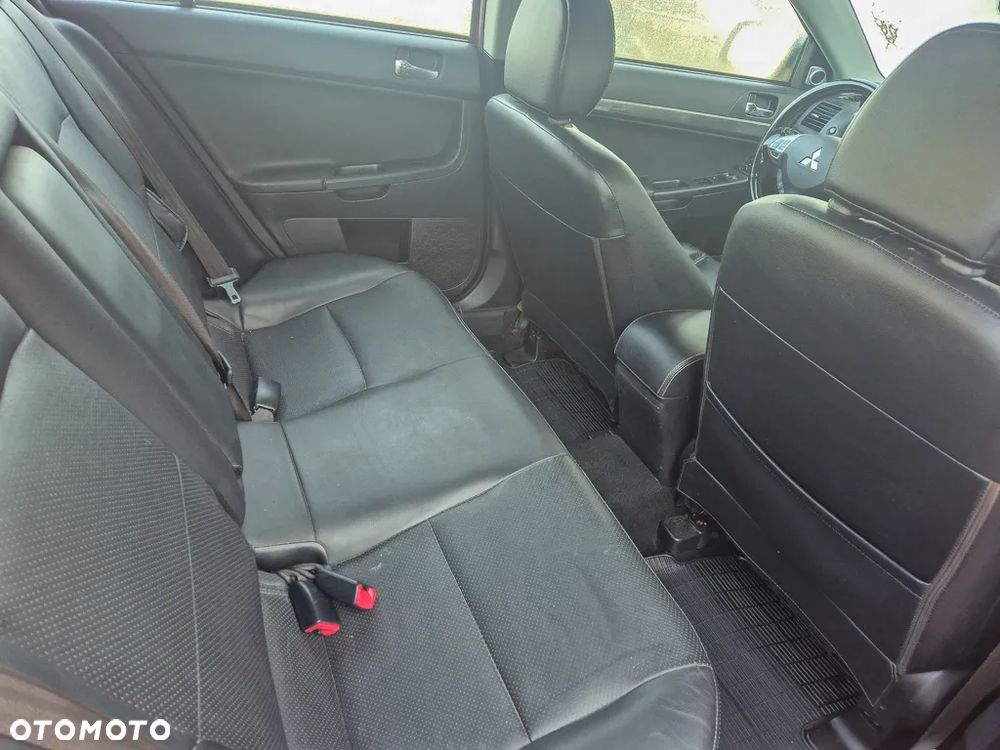 Mitsubishi Lancer - 15