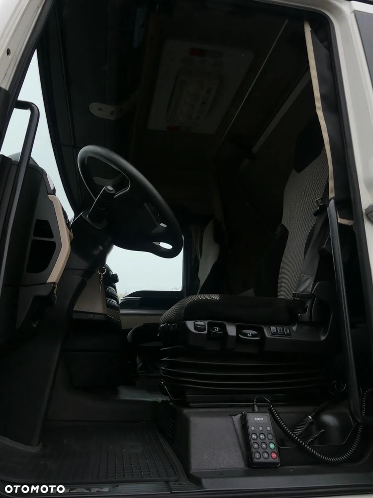 MAN TGX 26.460 / ZESTAW PRZEJAZDOWY / WINDA / KLIMA POSTOJOWA / - 30