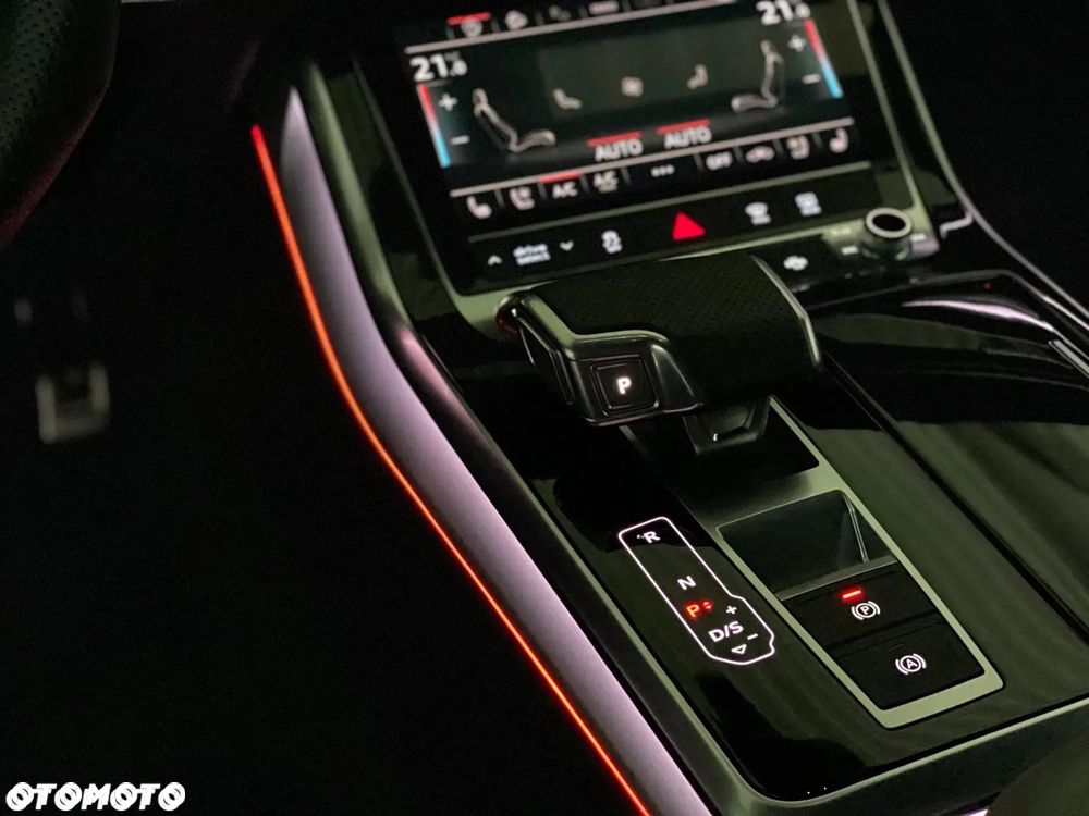 Audi SQ8 - 25