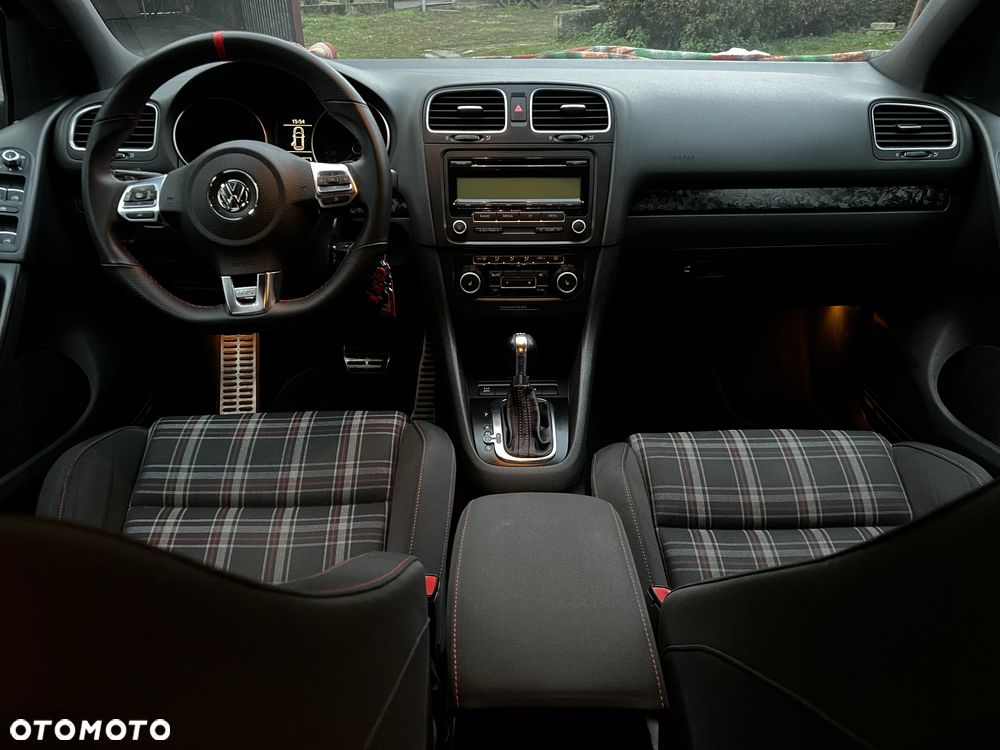 Volkswagen Golf - 8