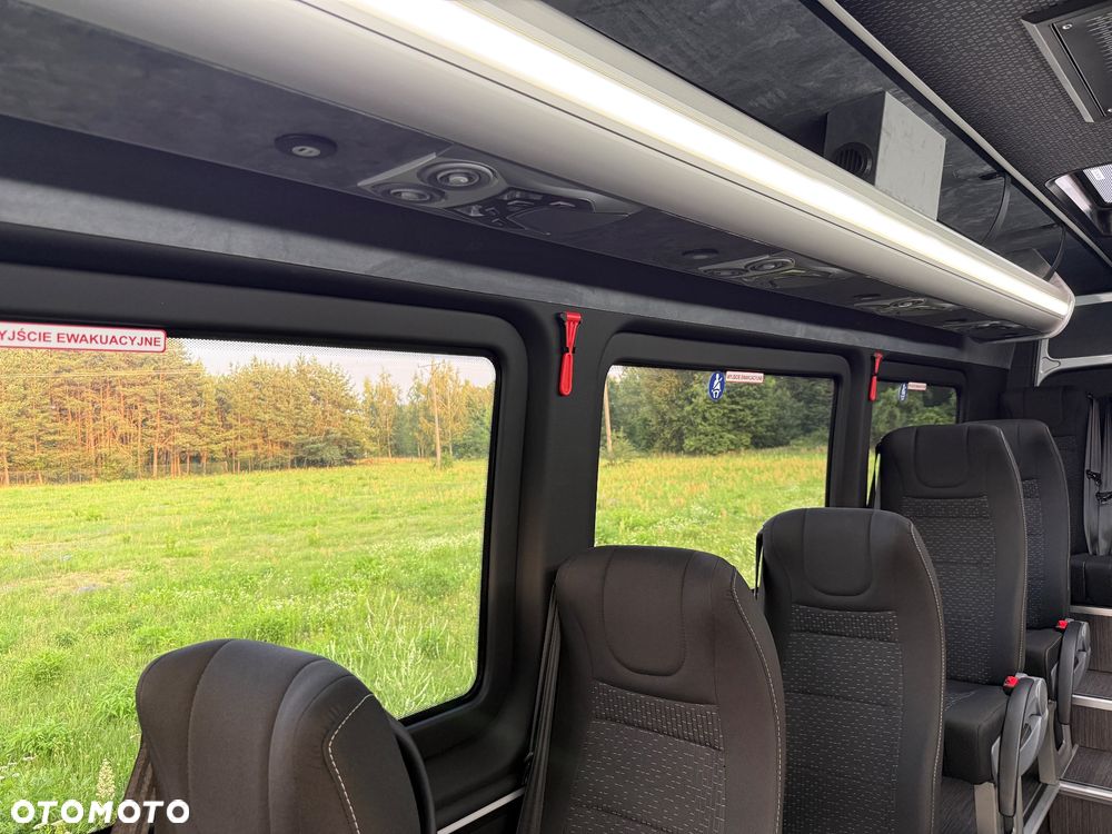 Mercedes-Benz Sprinter 519 - 28