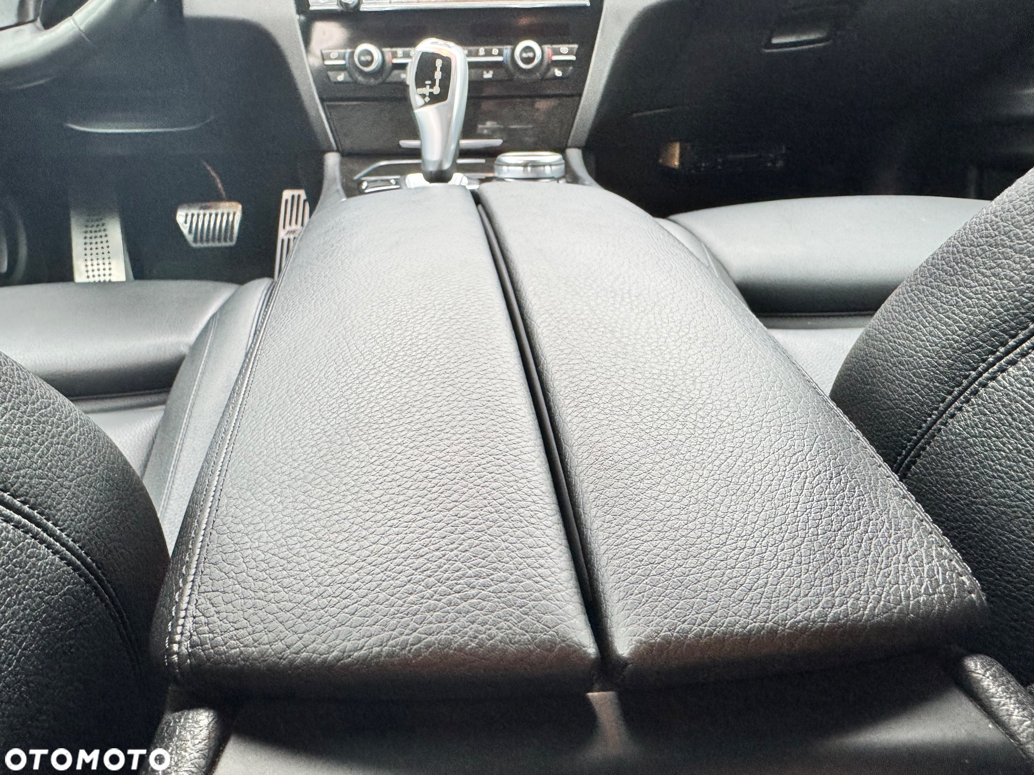 BMW Seria 7 740i - 35