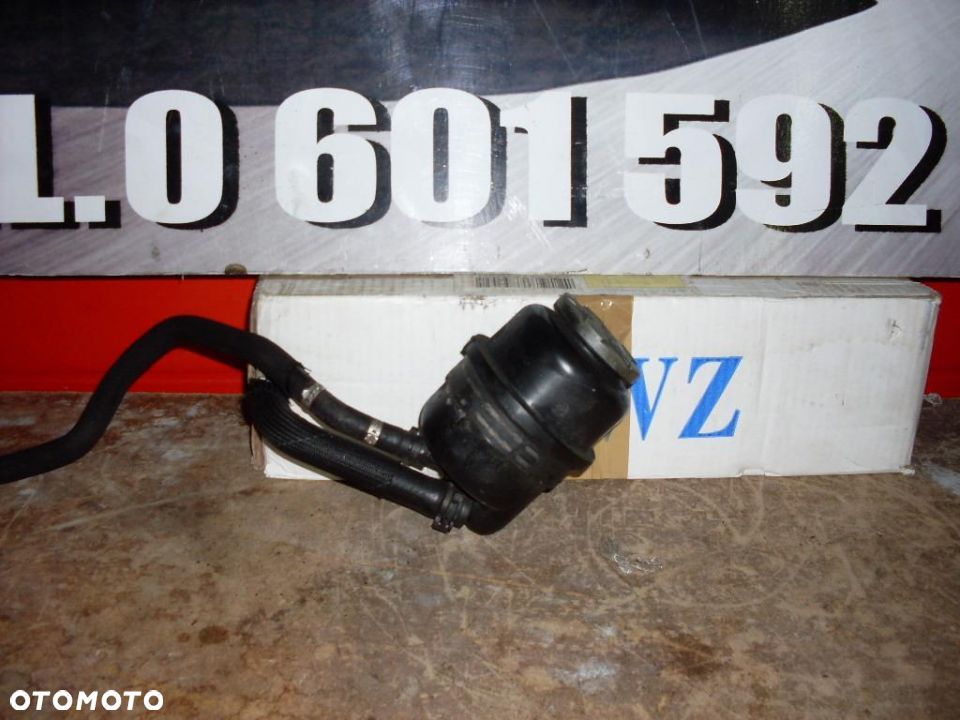 ZBIORNIK ZBIORNICZEK PŁYNU WSPOMAGANIA AUDI A6 C6 - 1