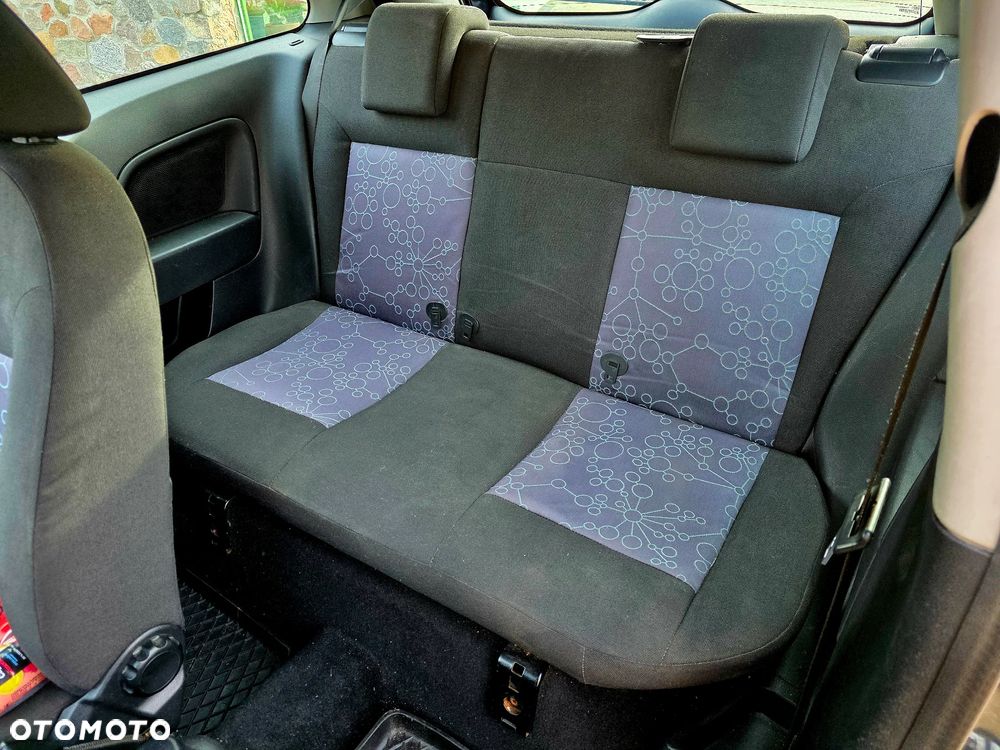 Ford Fiesta 1.3 Ambiente - 12