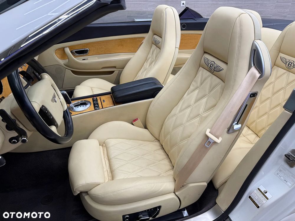 Bentley Continental GT Standard - 11