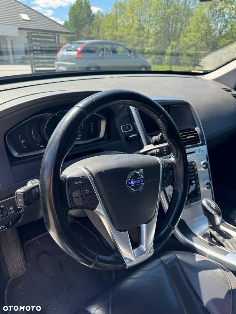 Volvo XC 60 D4 Drive-E Ocean Race - 8