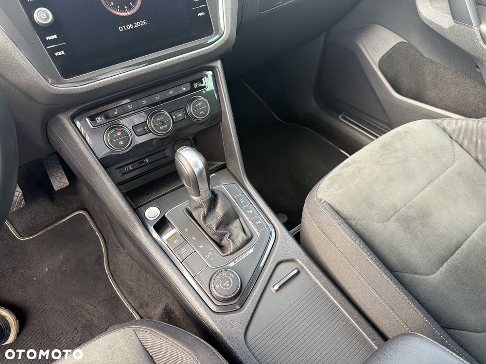 Volkswagen Tiguan - 12