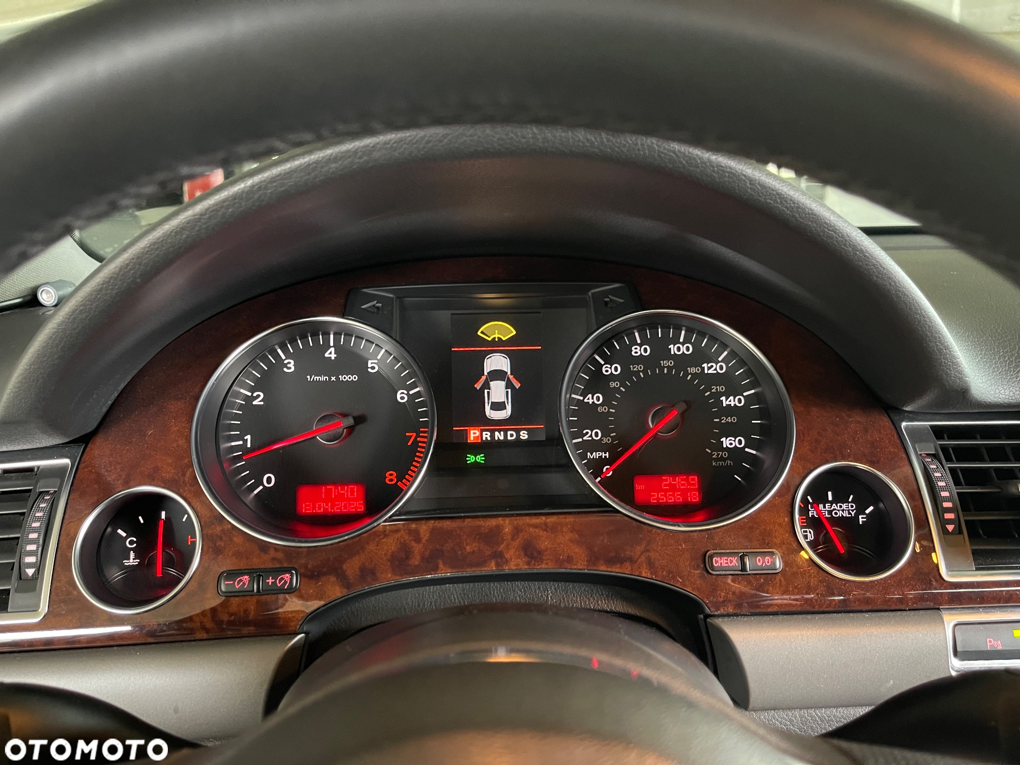 Audi A8 4.2 L Quattro - 25
