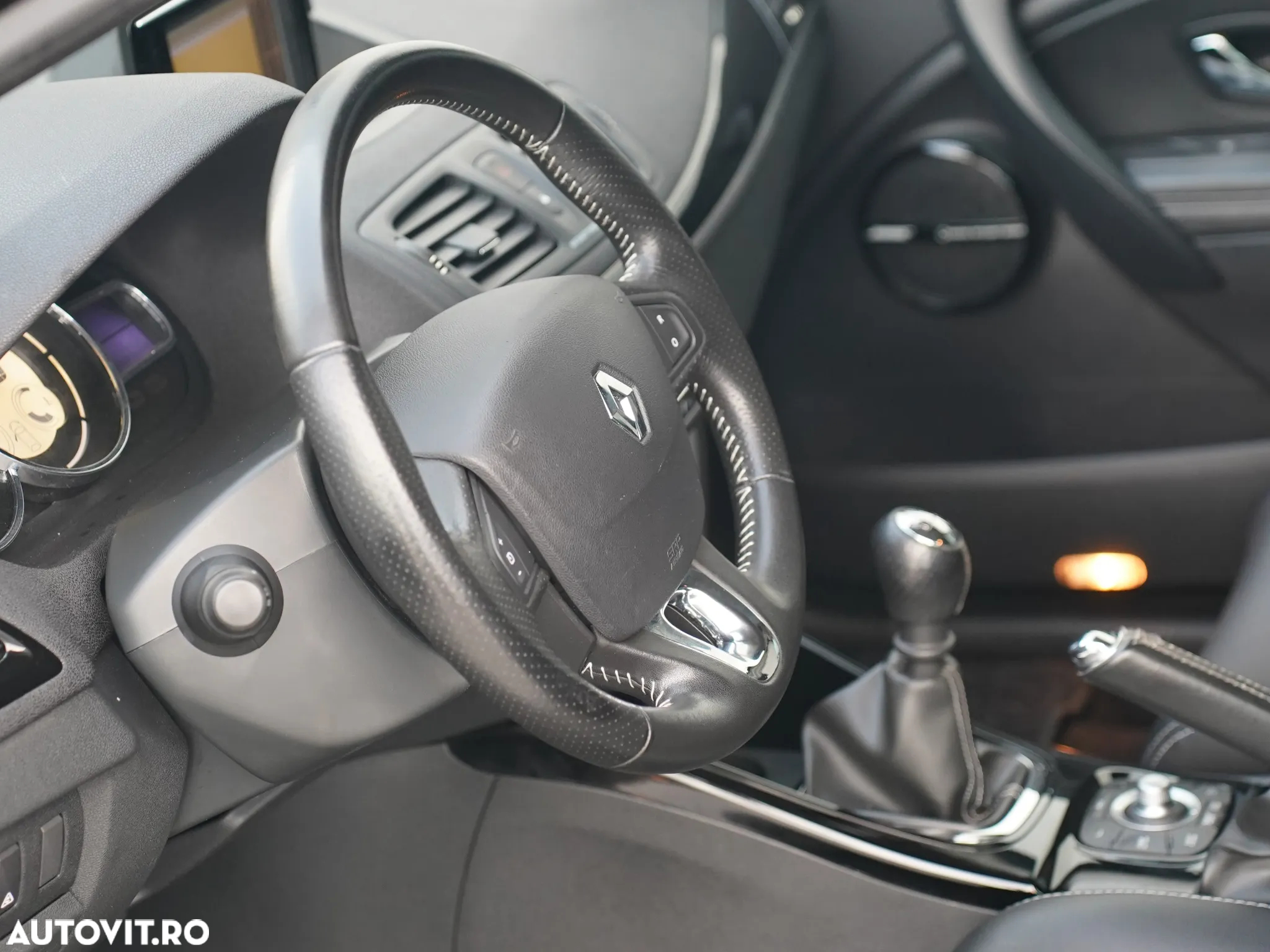 Renault Megane Grandtour TCe 130 Bose Edition - 34