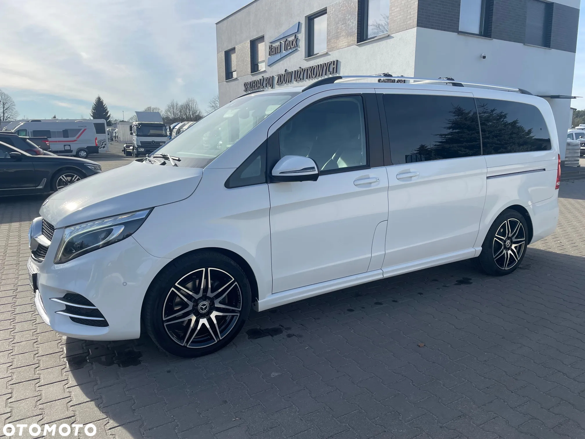 Mercedes-Benz Klasa V 300 d lang 9G-TRONIC Avantgarde - 5