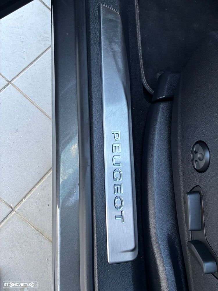 Peugeot 5008 1.5 BlueHDi GT EAT8 - 16