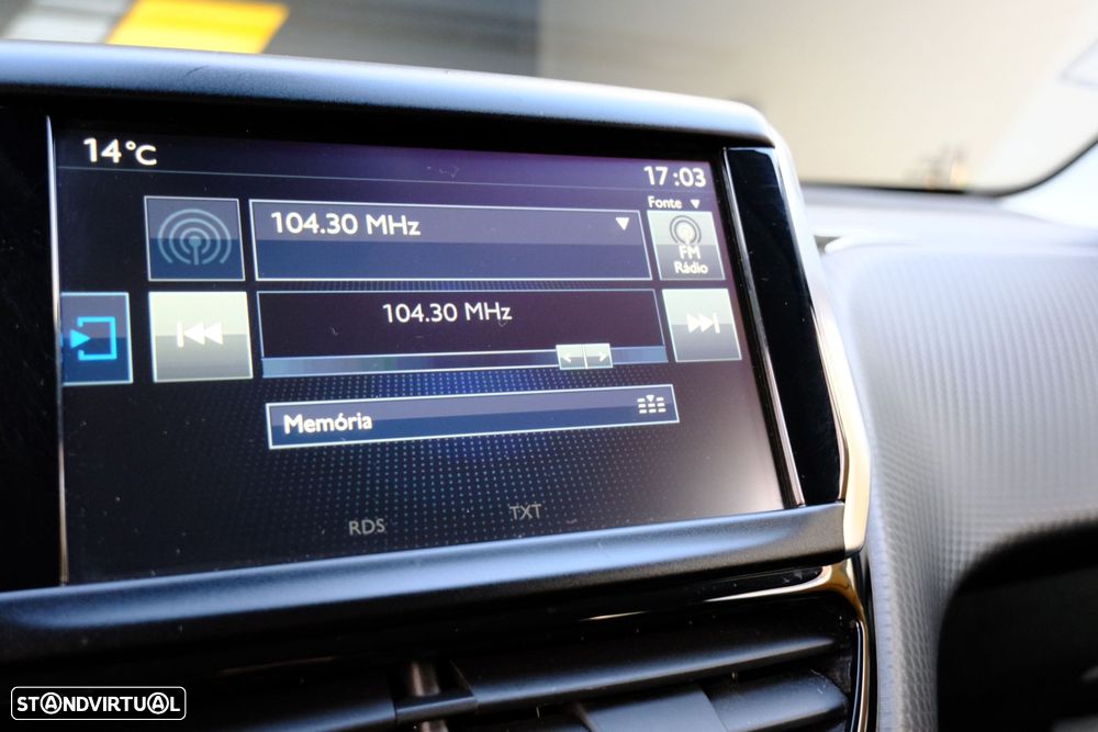 Peugeot 2008 1.2 PureTech Allure - 21