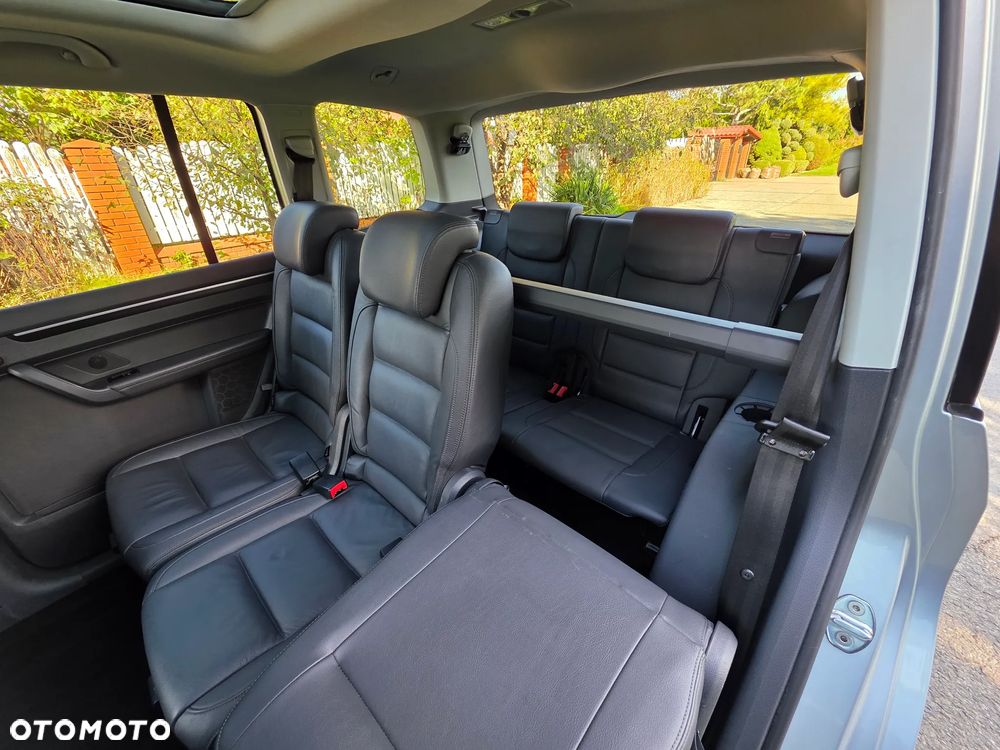 Volkswagen Touran 2.0 TDI DPF Highline DSG - 11