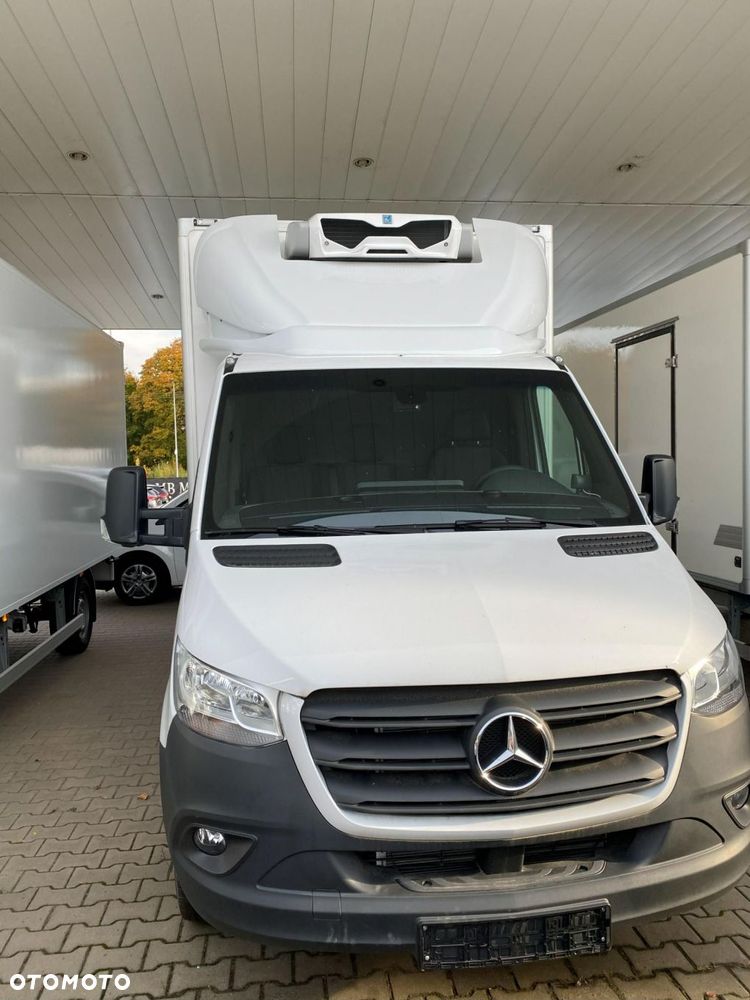 Mercedes-Benz Sprinter - 1