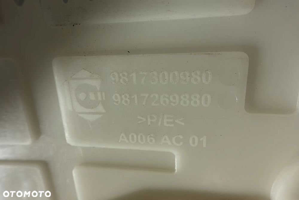 ZBIORNIK SPRYSKIWACZY BERLINGO IV PARTNER COMBO E 18r. - 4