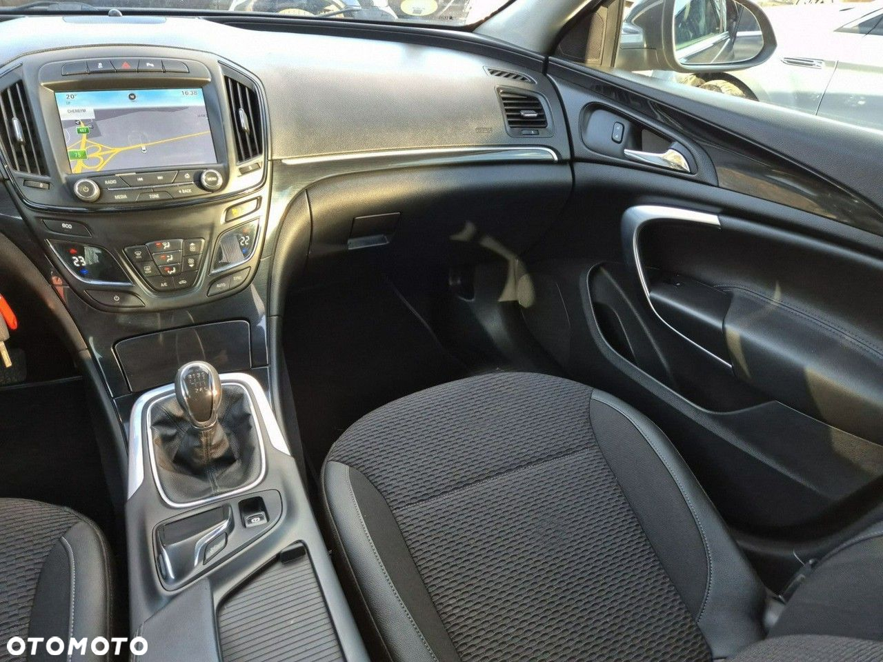 Opel Insignia - 25