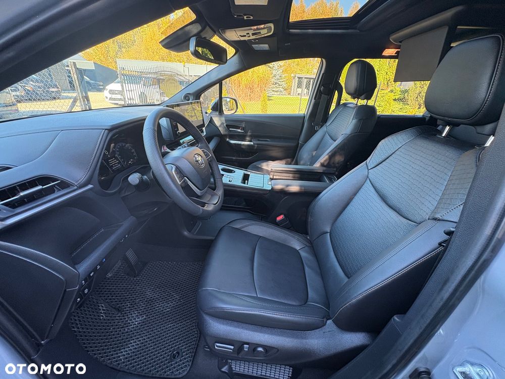 Toyota Sienna - 18