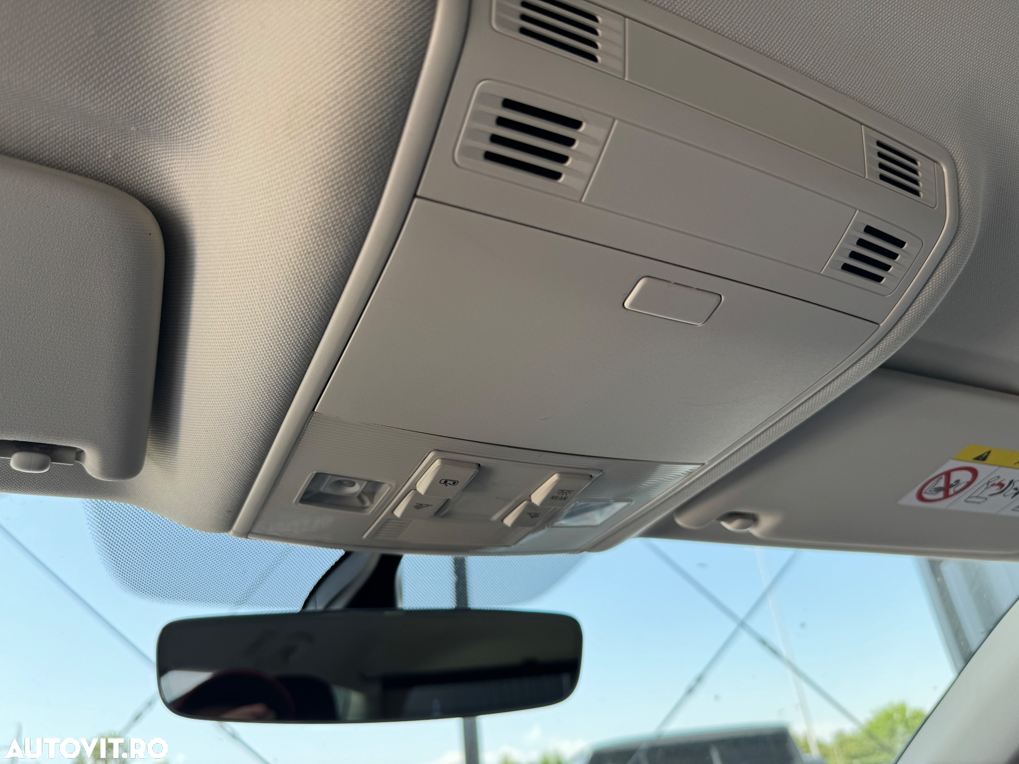 Volkswagen Passat - 16