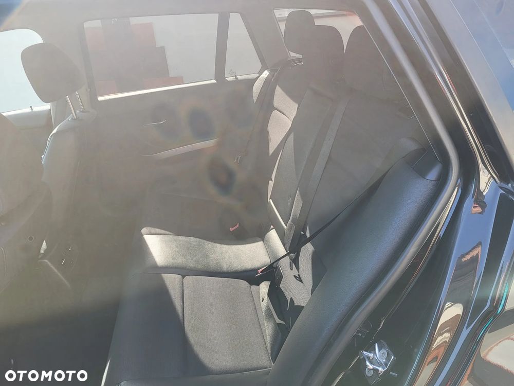 BMW Seria 3 318i - 16