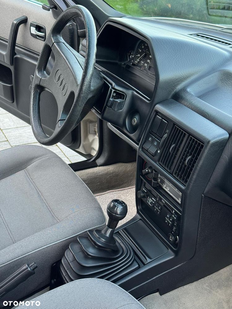 Audi 100 1.8 - 25