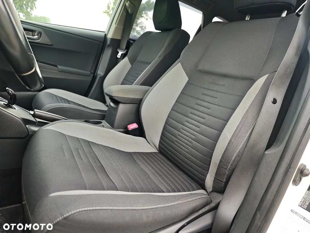 Toyota Auris 1.8 HSD Prestige NAVI - 18