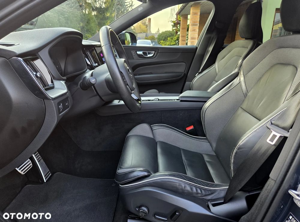 Volvo XC 60 B4 D Ultimate Dark - 24