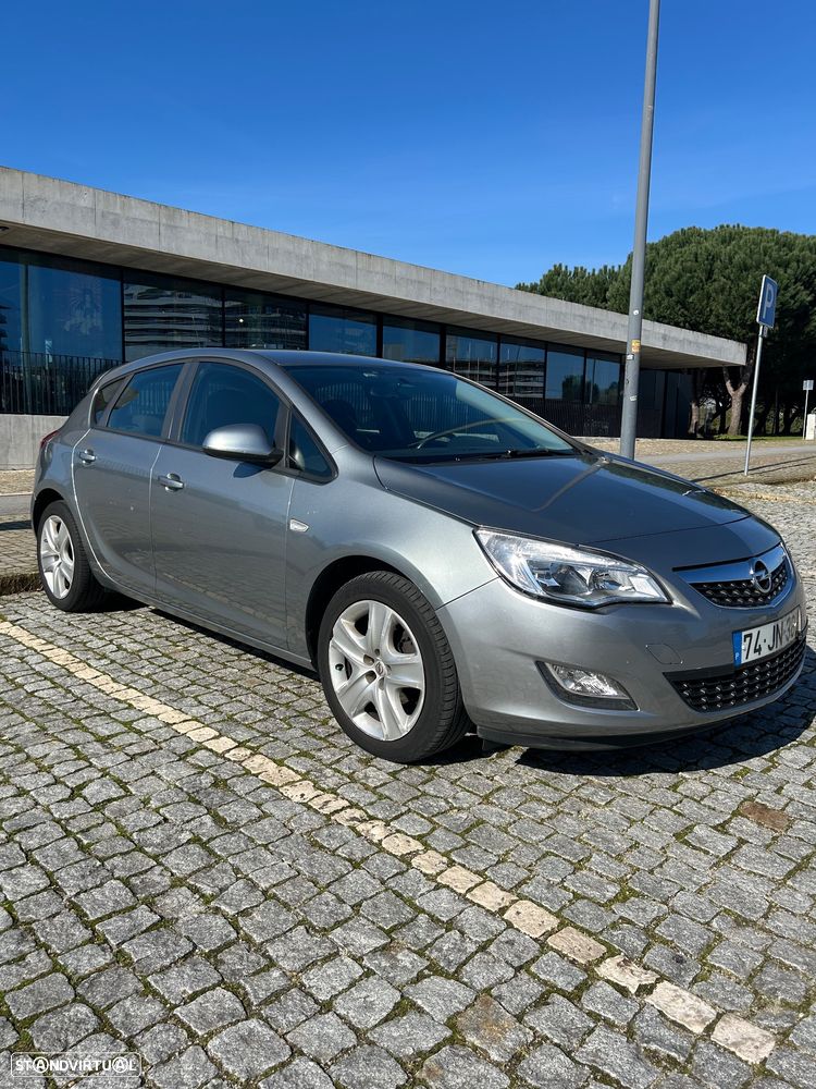 Opel Astra 1.3 CDTI Cosmo - 1
