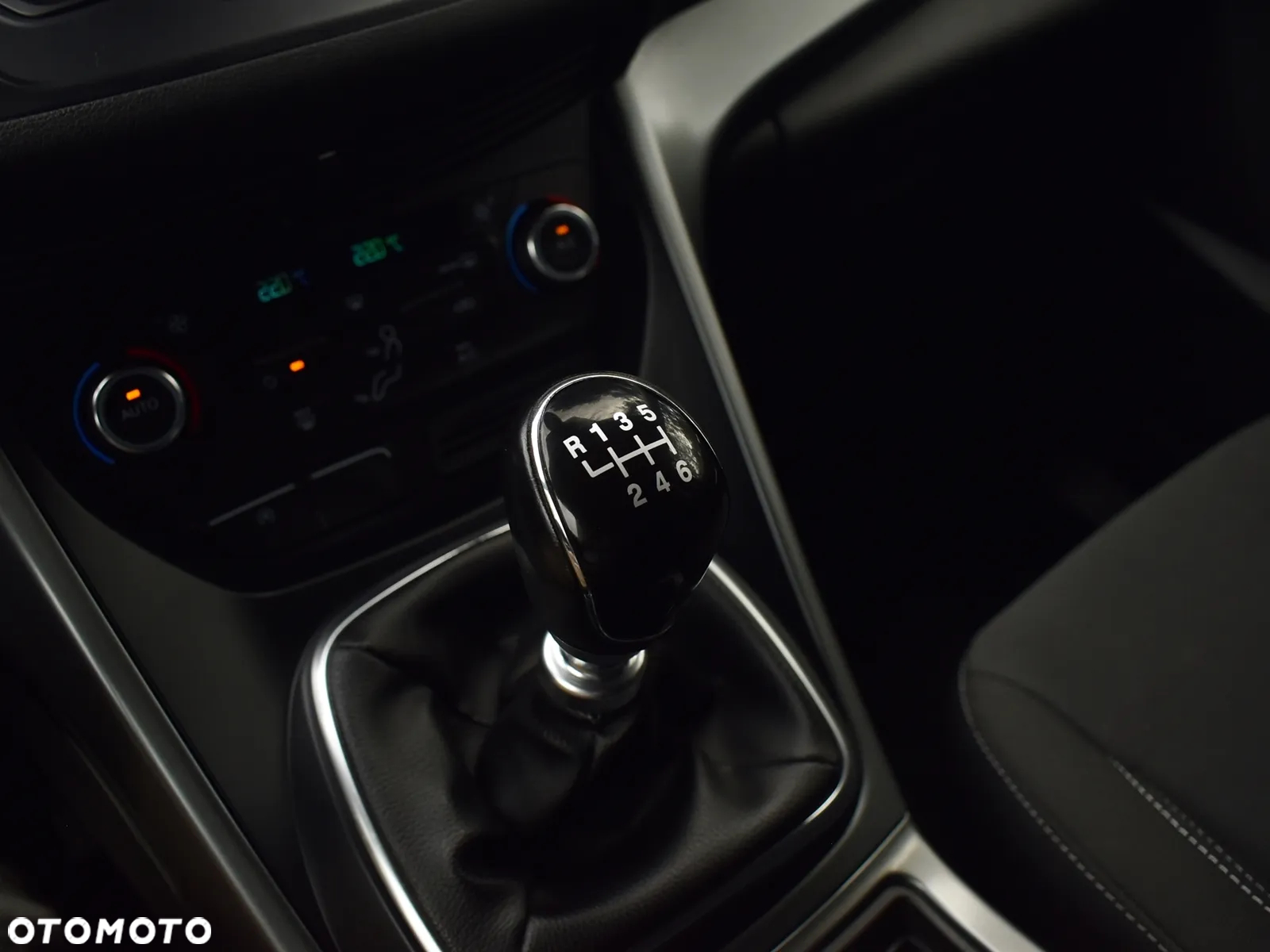 Ford Kuga 1.5 EcoBoost FWD Trend - 27