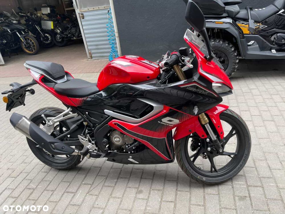 QJMOTOR SRK 125R - 1