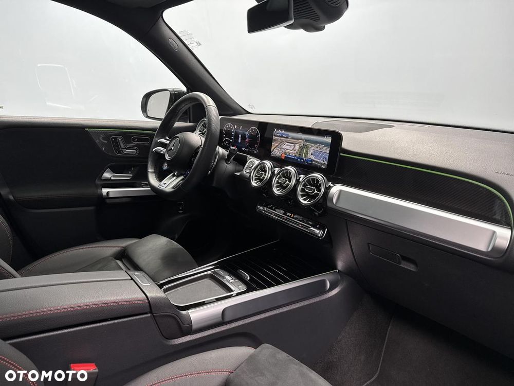 Mercedes-Benz GLB - 26