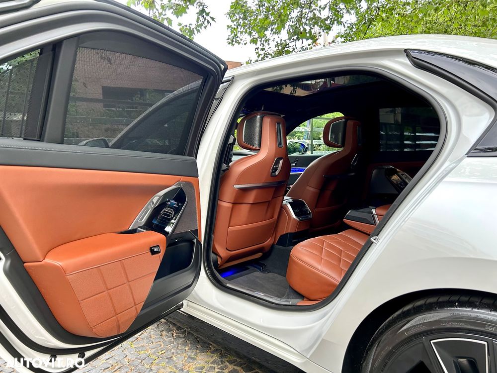 BMW Seria 7 730Ld xDrive MHEV - 11