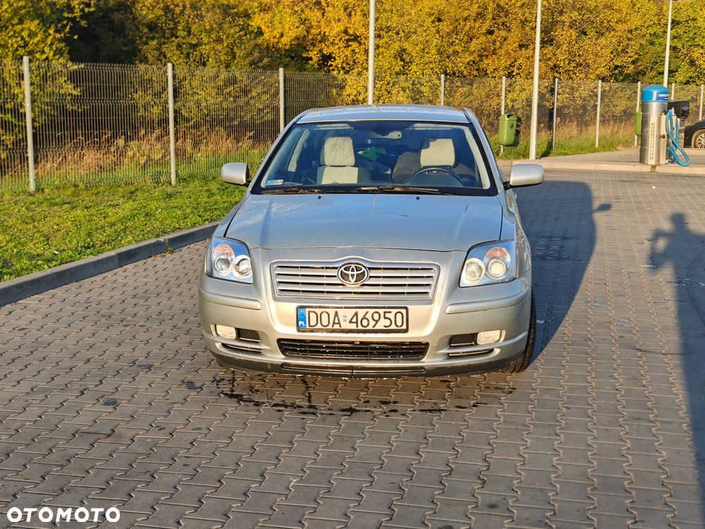 Toyota Avensis - 2