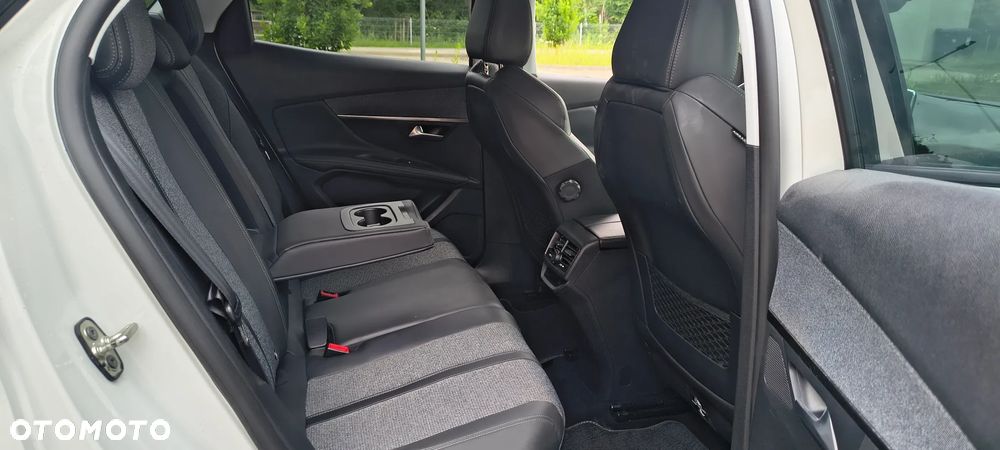 Peugeot 3008 1.2 PureTech Allure S&S EAT6 - 14