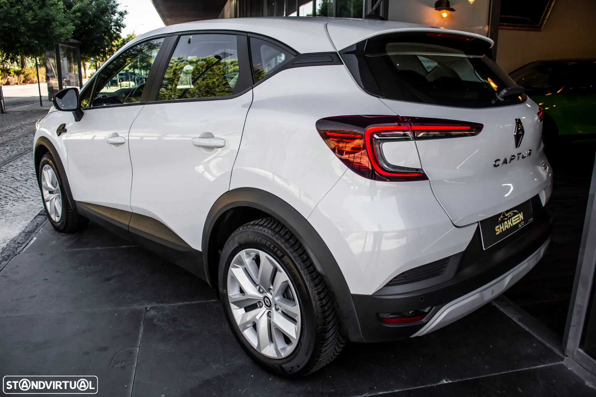 Renault Captur 1.6 E-Tech Intens - 3