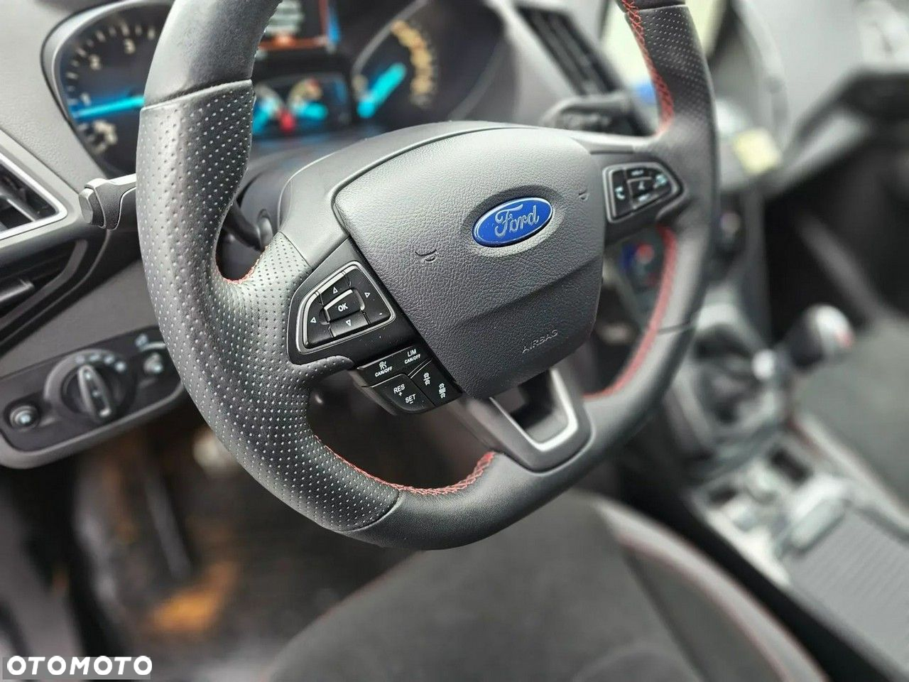Ford Kuga 2.0 TDCi FWD ST-Line - 30
