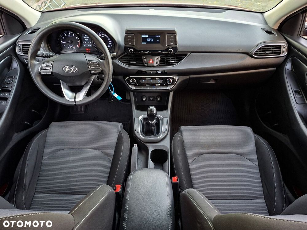 Hyundai i30 1.5 DPI Classic + - 12
