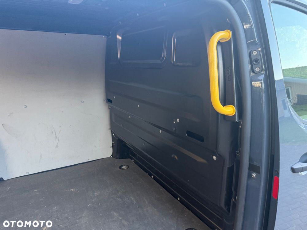 Opel VIVARO - 32