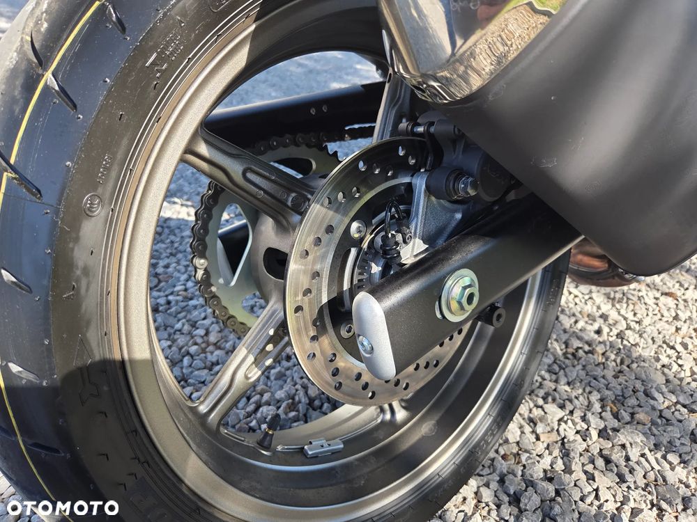 Suzuki SV - 20