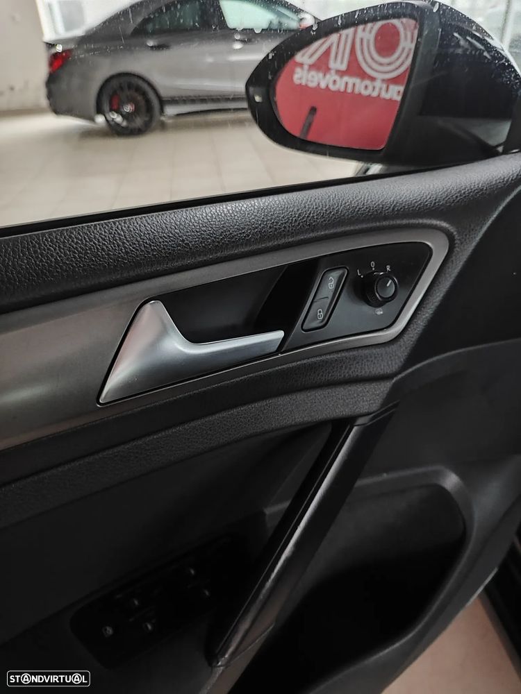 VW Golf 1.6 TDi Trendline BlueMotion - 22