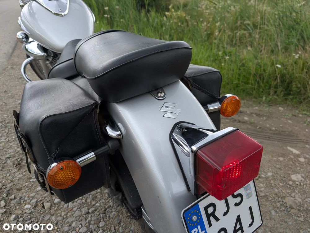 Suzuki Intruder - 13