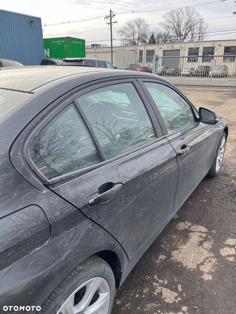 BMW Seria 3 335i xDrive - 12