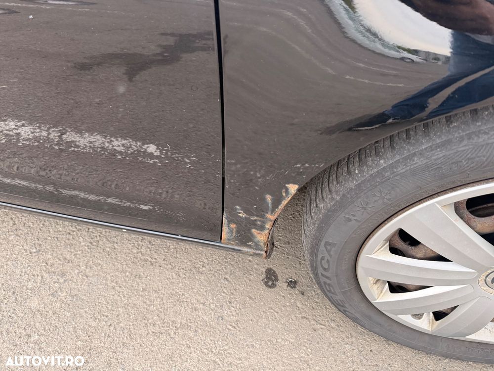 Volkswagen Golf 2.0 TDI DPF DSG Sportline - 4