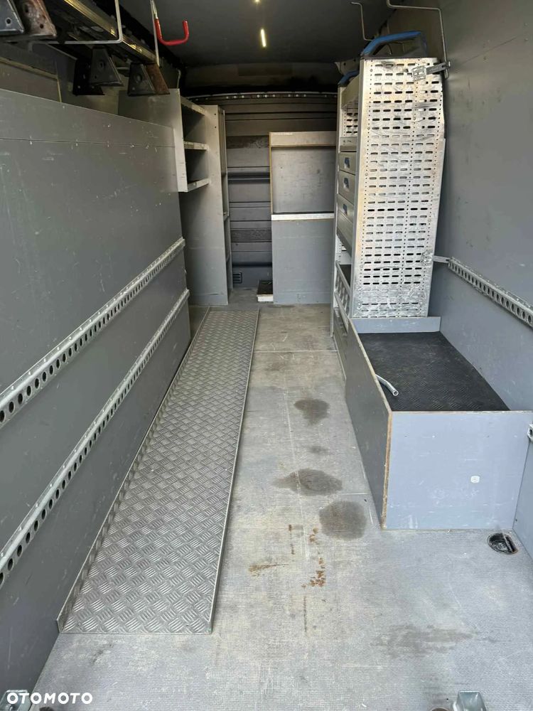 Mercedes-Benz SPRINTER - 13